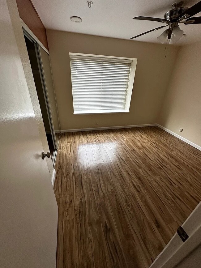 Building Photo - 3740 Kenton Ct