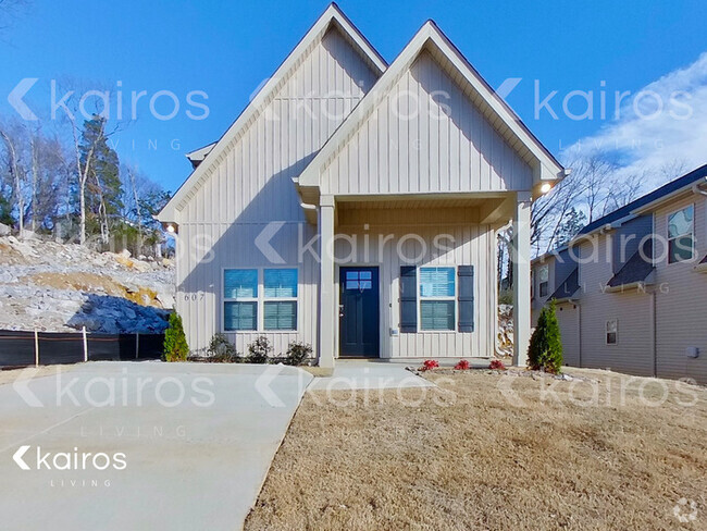 Building Photo - 607 Wellingburg Rd SE