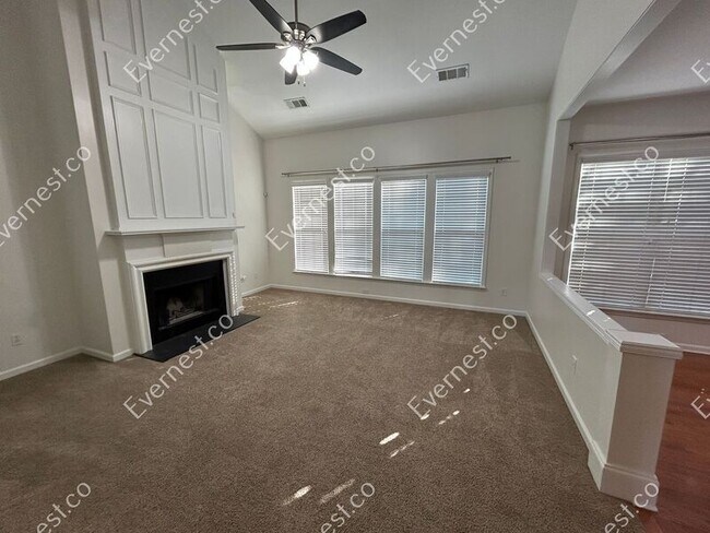 Foto del edificio - 130 Hammersmith Dr