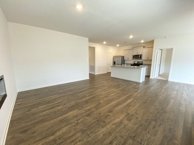 Foto del edificio - 3 bed, 2 bath in Oakland built in 2023 /// $500 move in special if move in by 12/31/25