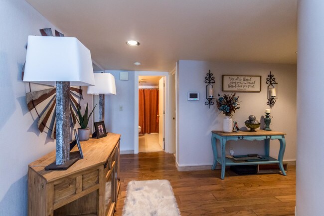 Foto del edificio - 4346 Lakeshore Ln