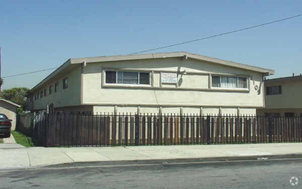 Foto principal - 1101 - 1105 West 107th Street