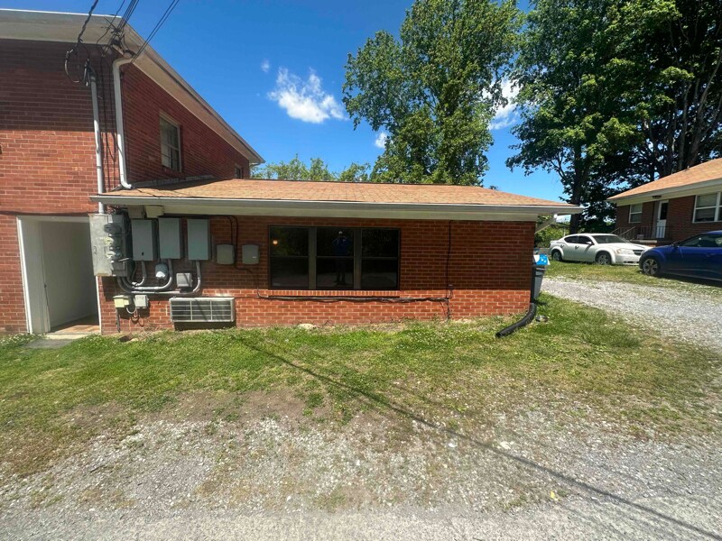 2265 Crutchfield Ln Unit 3, Morristown, TN 37814 Room for Rent in