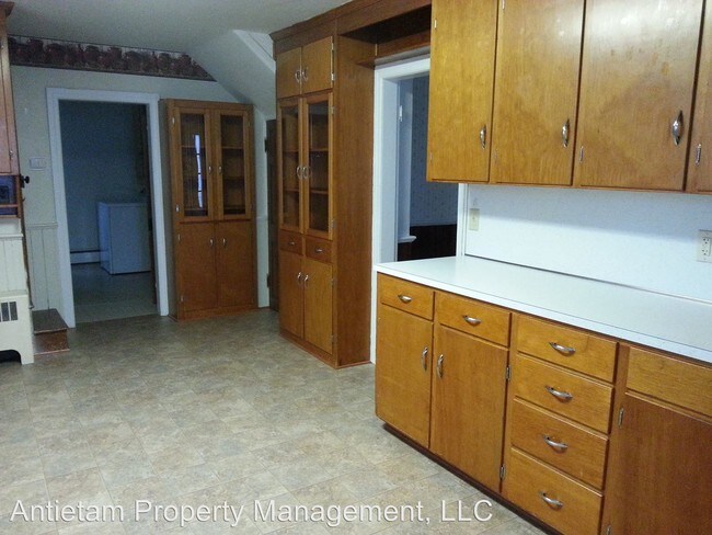Building Photo - 3 br, 1 bath House - 12726 Unger Road