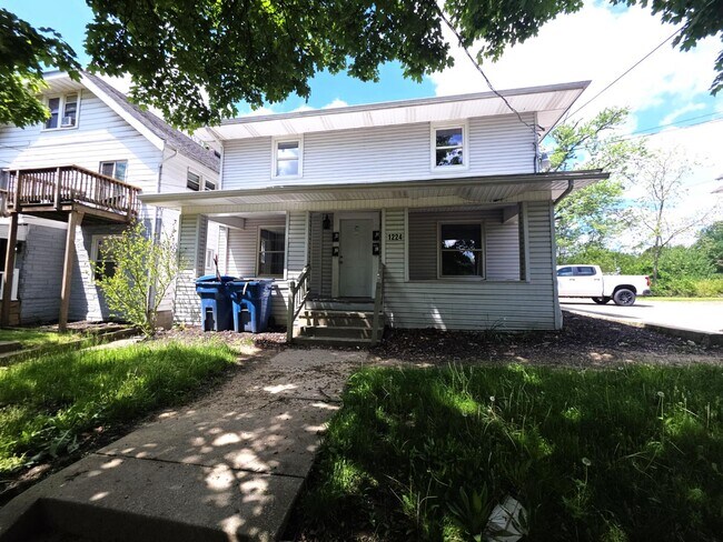 Foto del edificio - 1224 Pondview Ave