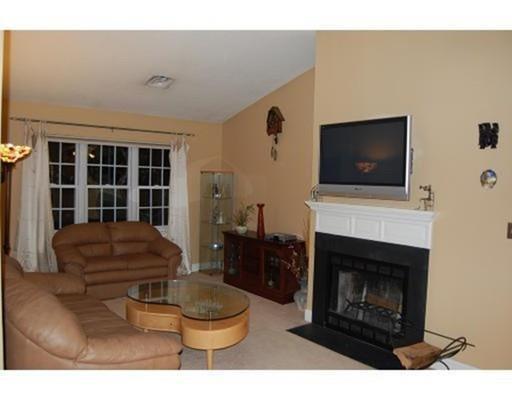 Building Photo - 3 bedroom in Andover MA 01810