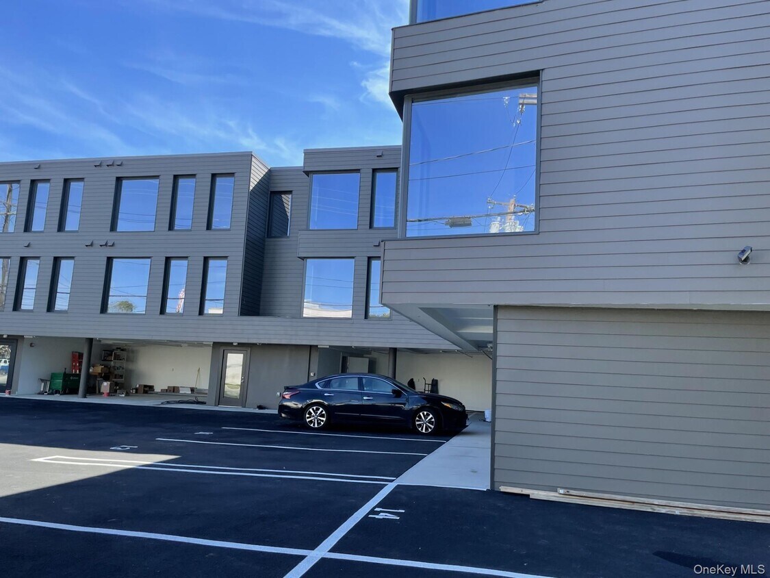 Building Photo - 50 Roosevelt Ave