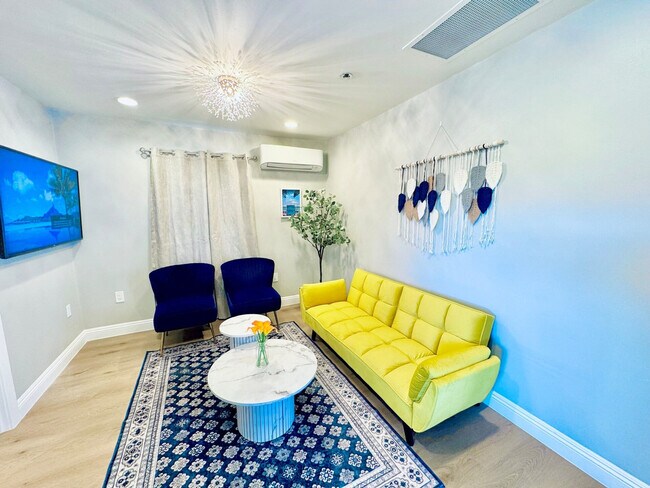 Foto del edificio - 3831 Rogers Rd