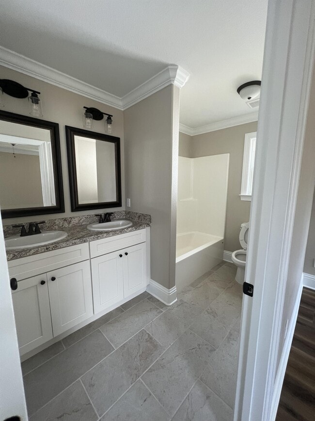 Building Photo - 19 Provo Pl