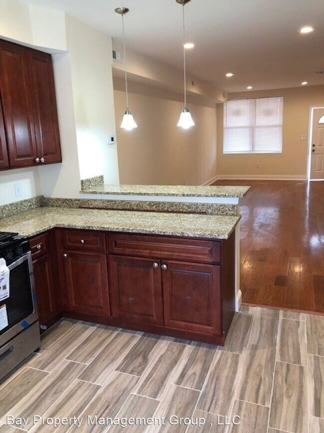 Foto del edificio - 2 br, 3 bath House - 439 Bonsal St