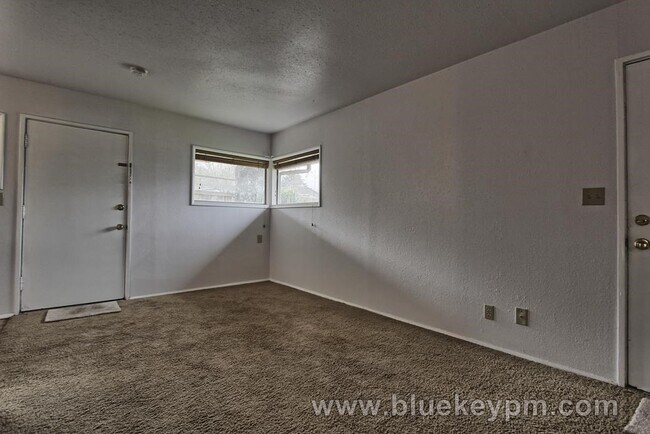 Foto del edificio - 2 Bed, 1 Bath Home in St. Johns near George Park
