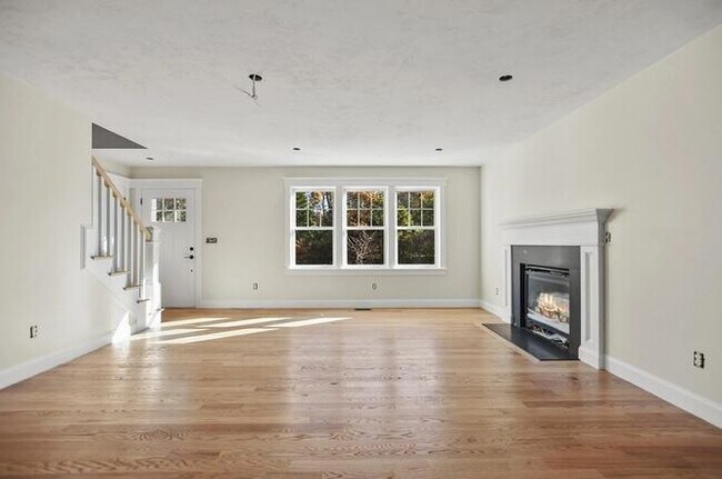 Foto del edificio - 101 Plum Hollow Rd