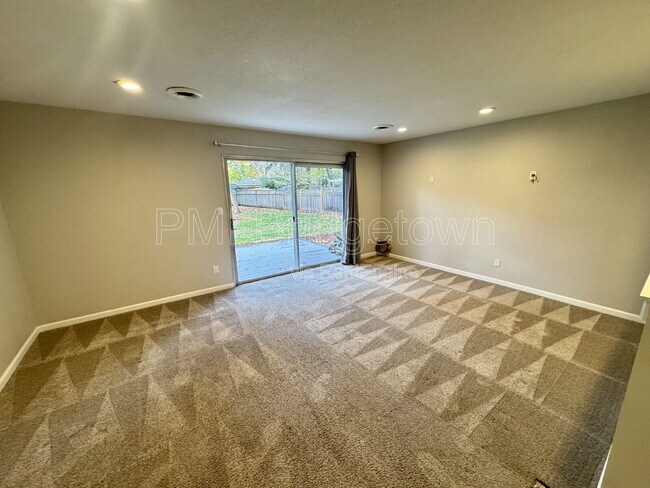 Foto del edificio - 435 SW Devon Ln