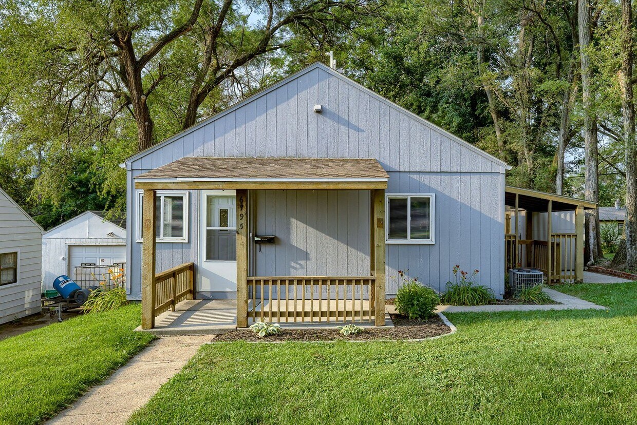Primary Photo - Cozy Ranch In Benson!!