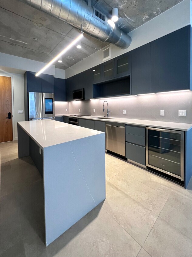 Foto principal - 137 NW 30th St