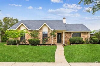 Building Photo - 1311 Springview Dr