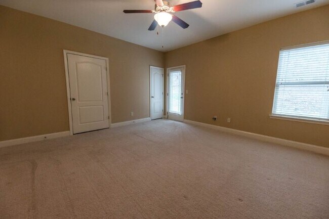 Foto del edificio - 1137 Woodbury Falls Ct