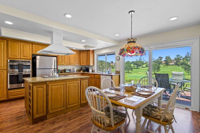 Foto principal - Sweeping Views! Rare and Peaceful 5-home e...