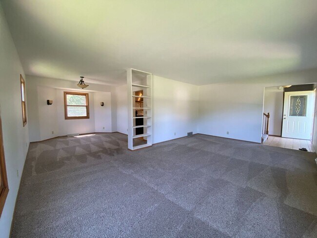 Foto del edificio - Spacious Single-Family Home in Carriage Hi...