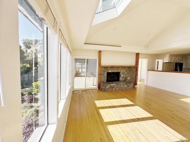 Building Photo - 172 Great Cir Dr
