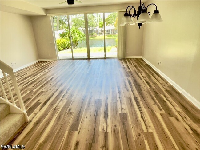 Foto del edificio - 5669 Cove Cir