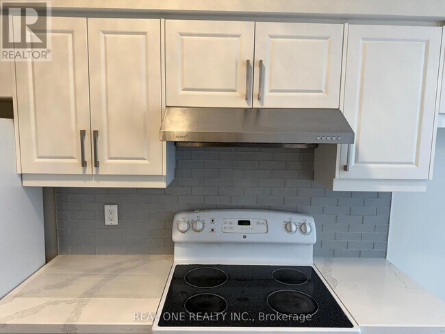 Photo du bâtiment - 35 Empress Ave