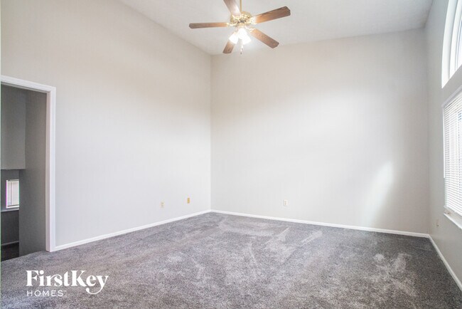 Building Photo - 1007 Haltonia Dr