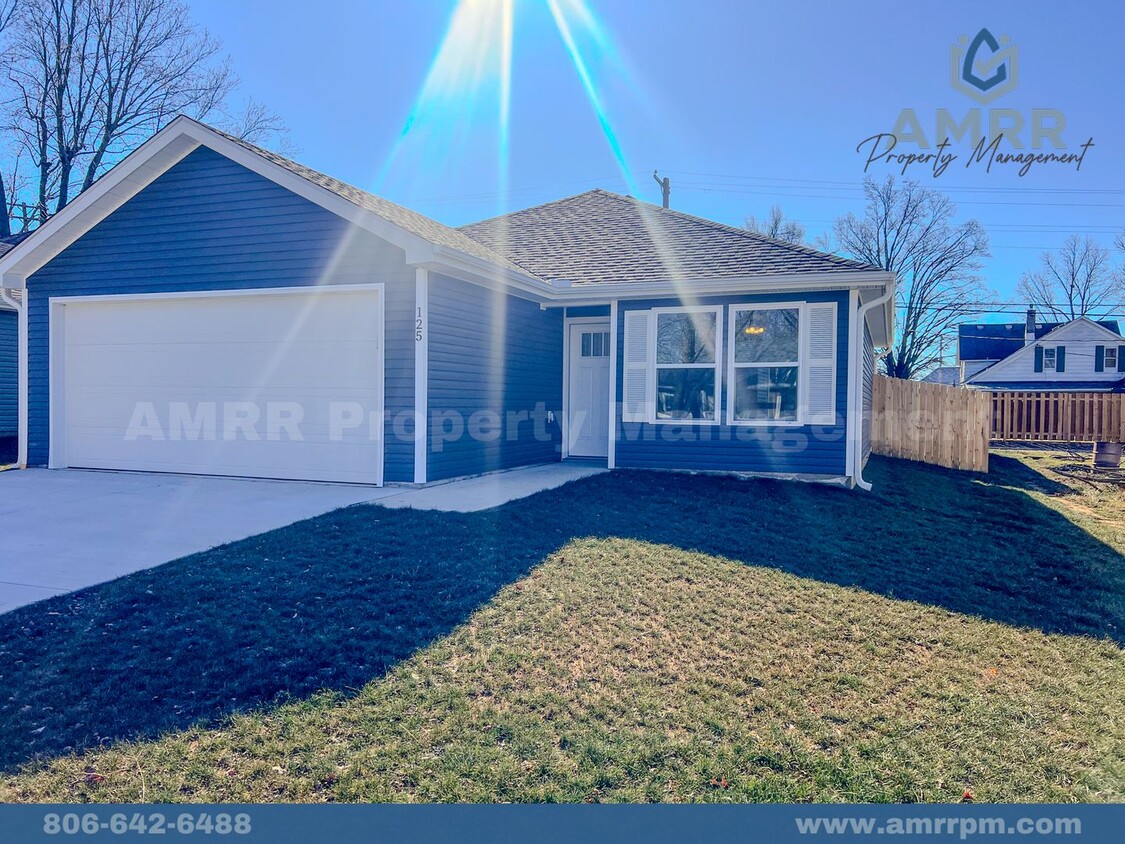 Foto principal - 3 Bedroom Available In Carterville!