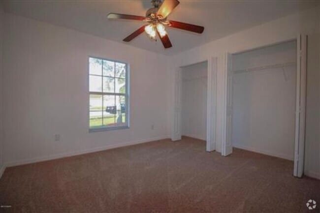Building Photo - 5006 Sail Ct