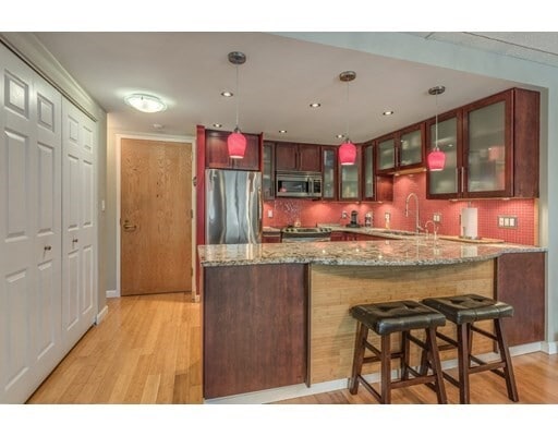 Building Photo - 200 Ledgewood Dr