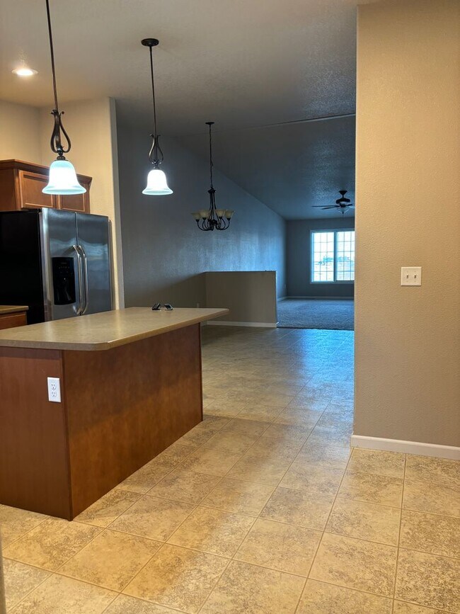 Foto del edificio - 410 28th Ave SW