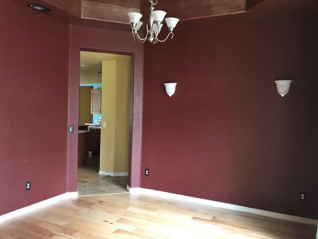 Building Photo - 4 br, 2.5 bath House - 9002 Rock Way Dr