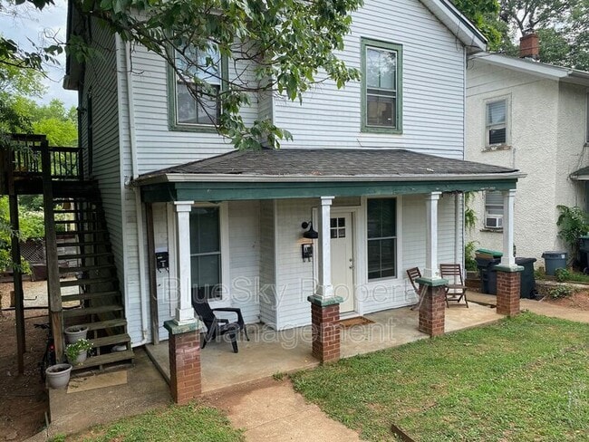 Photo - 705 Maple St Apartment