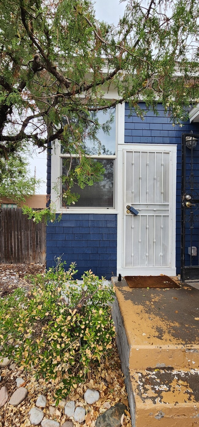 Building Photo - 523 Iron Ave SW