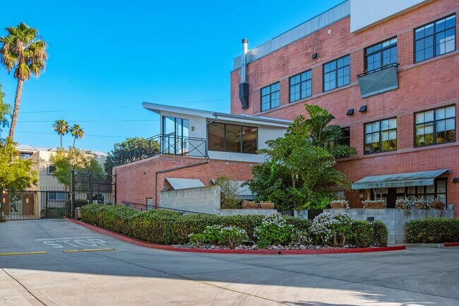 Foto del edificio - Gated Cable Building loft - Excellent loca...