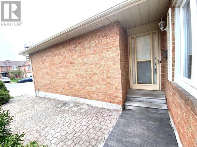 Photo du bâtiment - 15 Hanson Rd