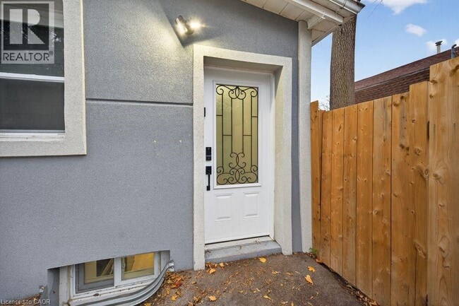 Building Photo - 331 Rawdon St