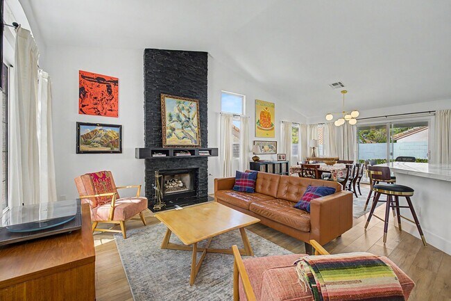Building Photo - 679 Scenic Tierra Ln