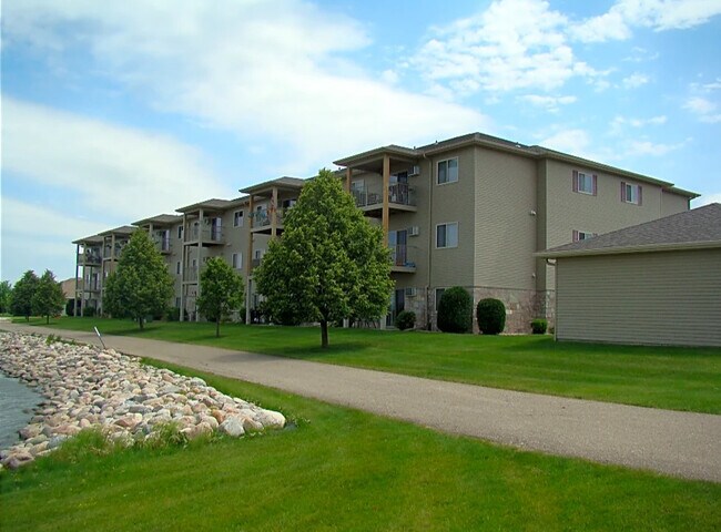 Foto del edificio - Huntington Pointe Apartments