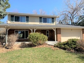 Building Photo - 3201 Wedgewood Ct