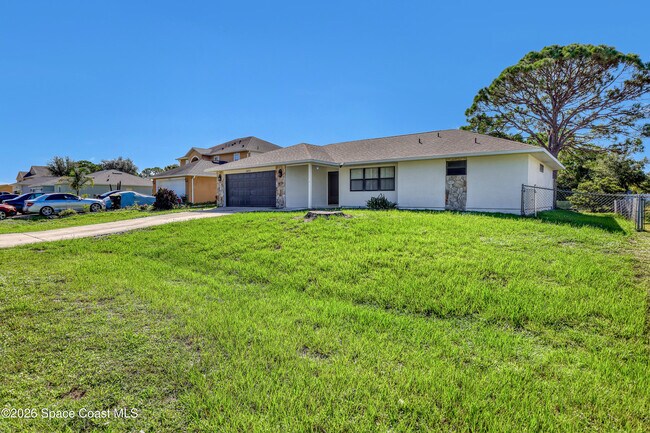 Foto del edificio - 1635 Adview Rd SE