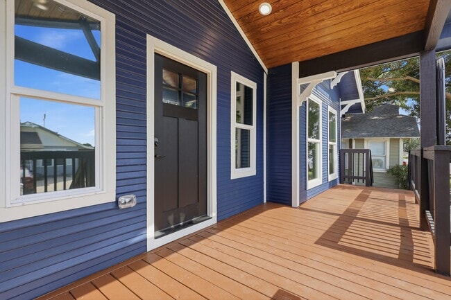 Building Photo - 105 Opal Ct