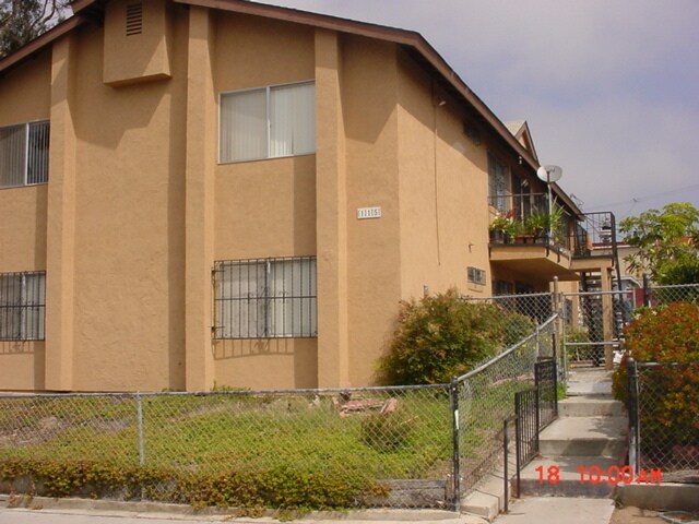 Primary Photo - 115 W Hall Ave