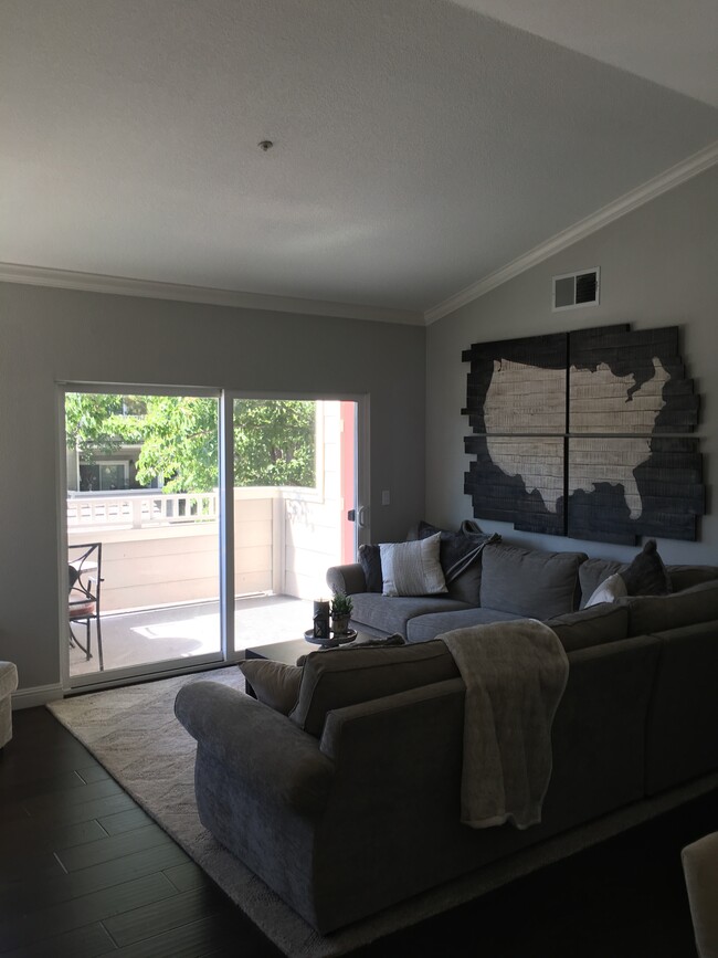 Foto del edificio - 420 Norris Canyon Ter