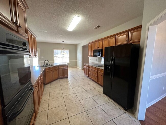 Foto del edificio - Bartlett home with over 3000 sq ft of livi...