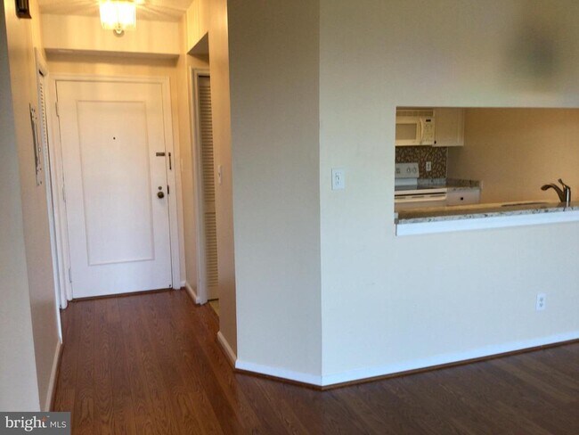 Foto del edificio - 5800 Nicholson Ln