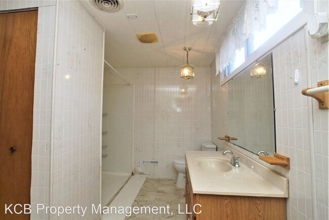 Building Photo - 3 br, 1 bath House - 2140 North Bell Street
