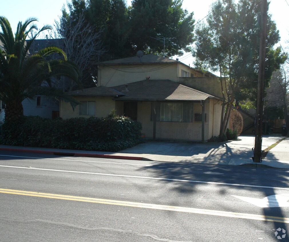 Building Photo - 1229 Villa St