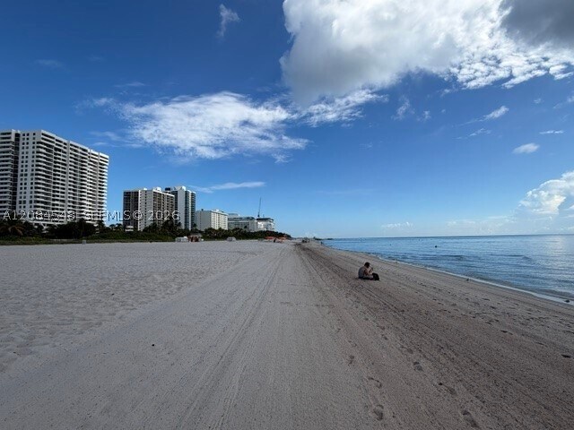 Foto del edificio - 2401 Collins Ave
