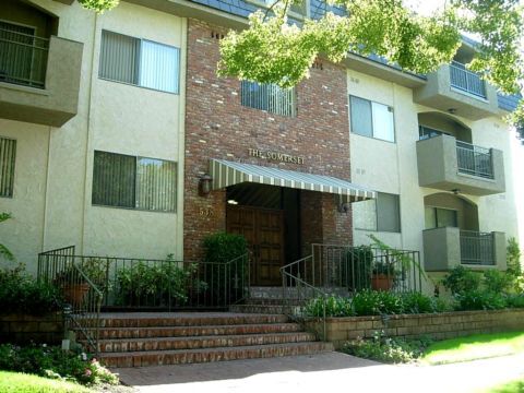Building Photo - 538 S Oakland Ave